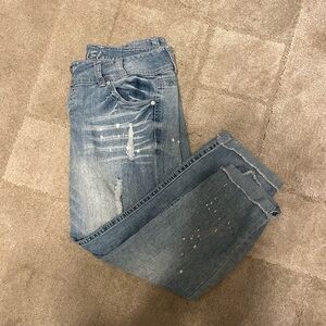 Wallflower light wash capri jeans